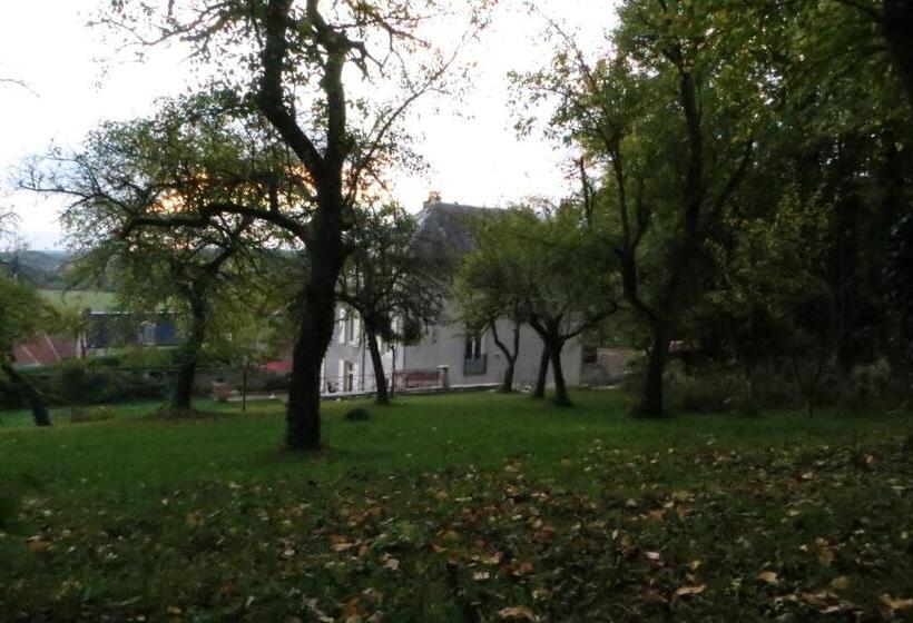 مبيت وإفطار Le Bailli De Montsaugeon