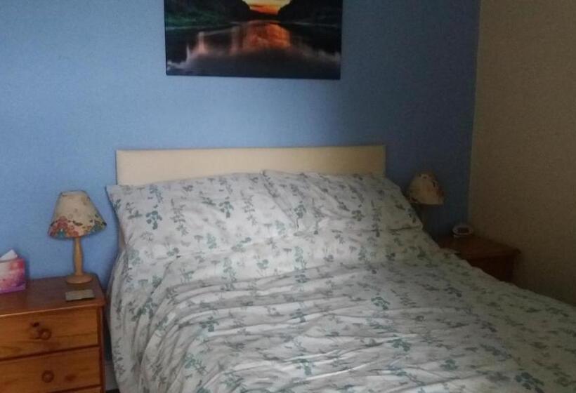 민박 Plumtree House