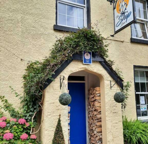 مبيت وإفطار The Ship Inn