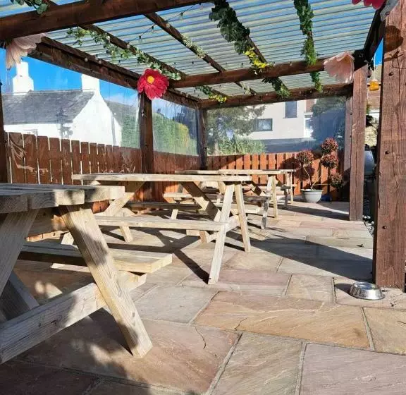 ベッドアンドブレックファースト The Ship Inn