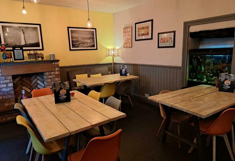 مبيت وإفطار The Ship Inn