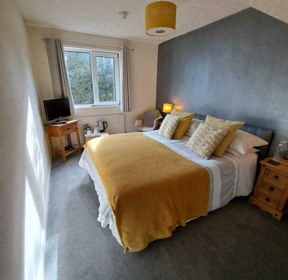 مبيت وإفطار The Ship Inn