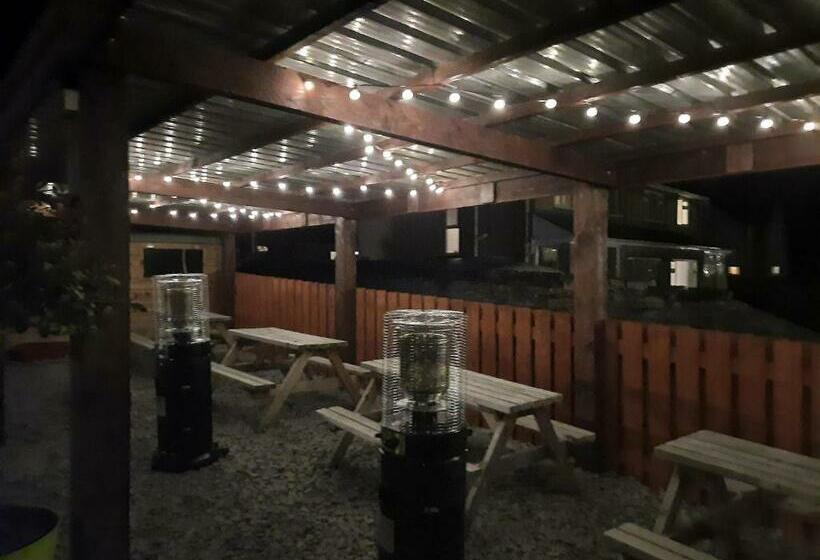 مبيت وإفطار The Ship Inn