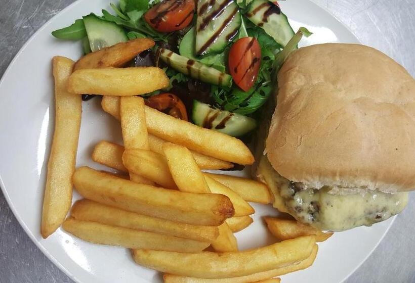 مبيت وإفطار The Ship Inn