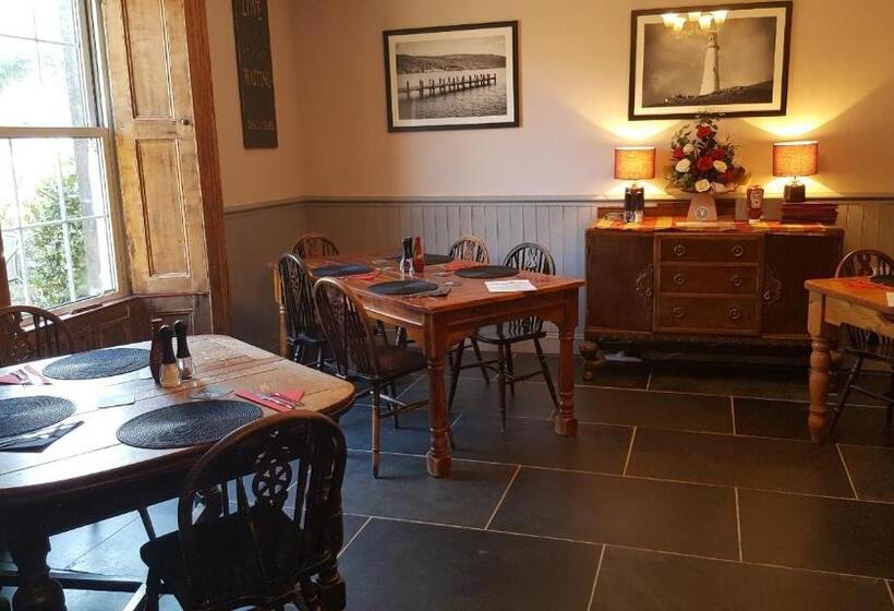 مبيت وإفطار The Ship Inn