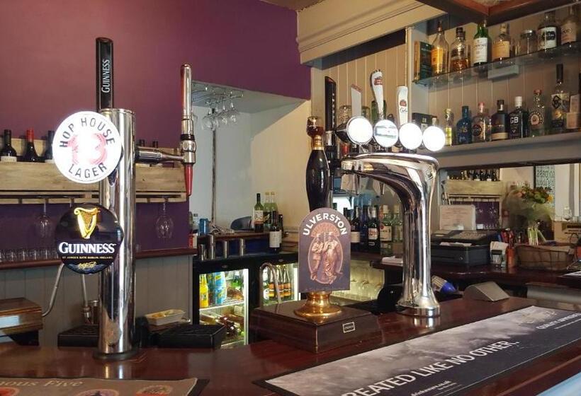 مبيت وإفطار The Ship Inn