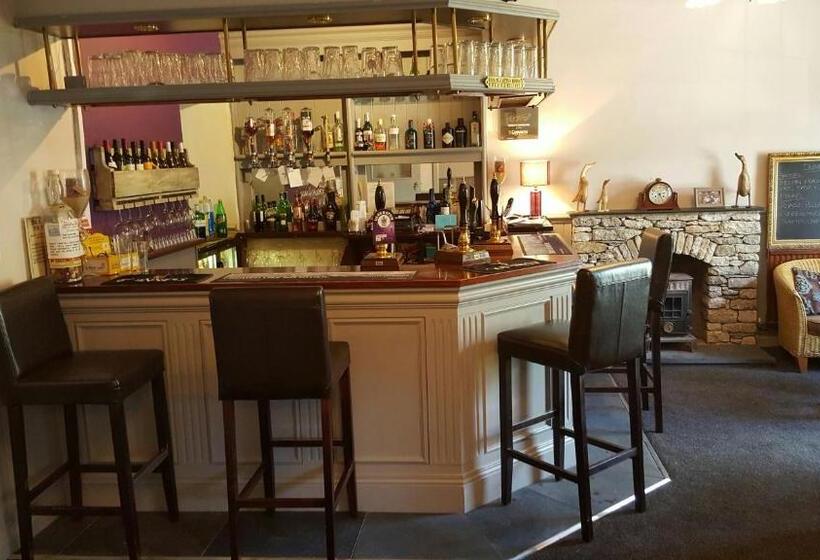 مبيت وإفطار The Ship Inn