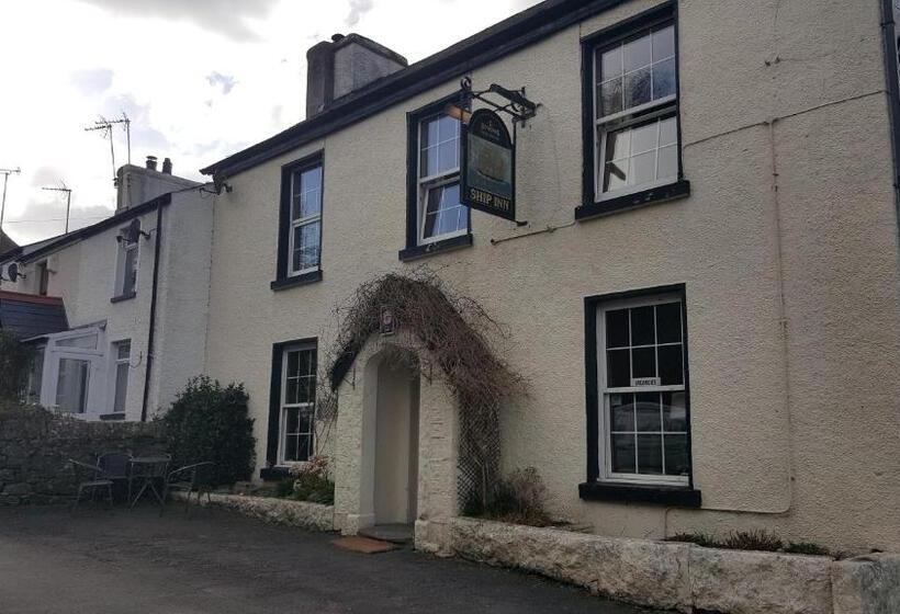 مبيت وإفطار The Ship Inn