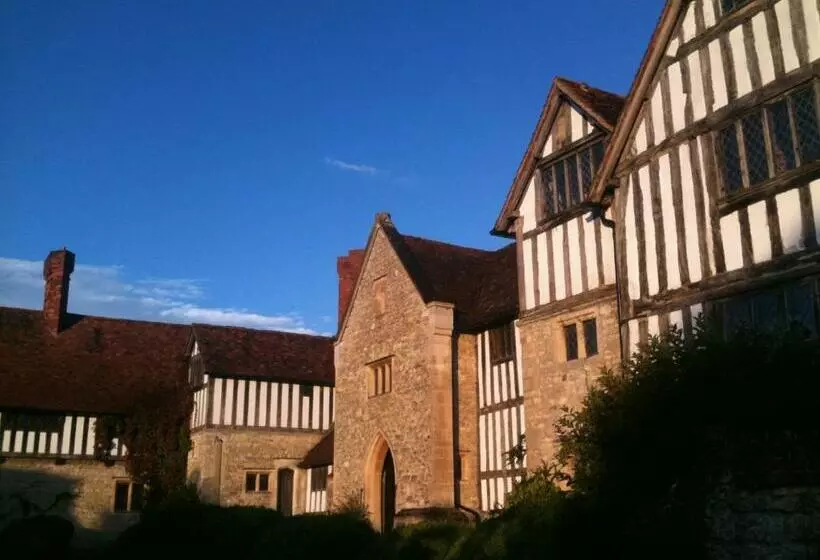 Long Crendon Manor B&b