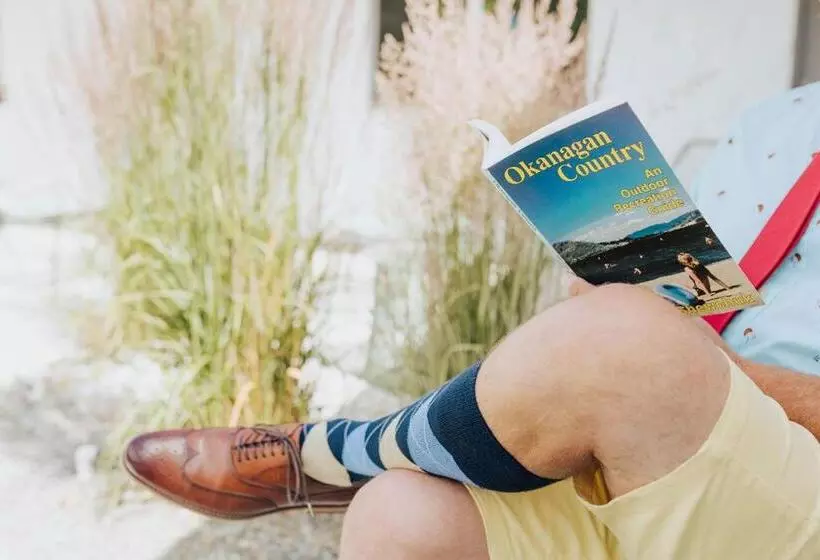 Motelli Naramata Courtyard Suites