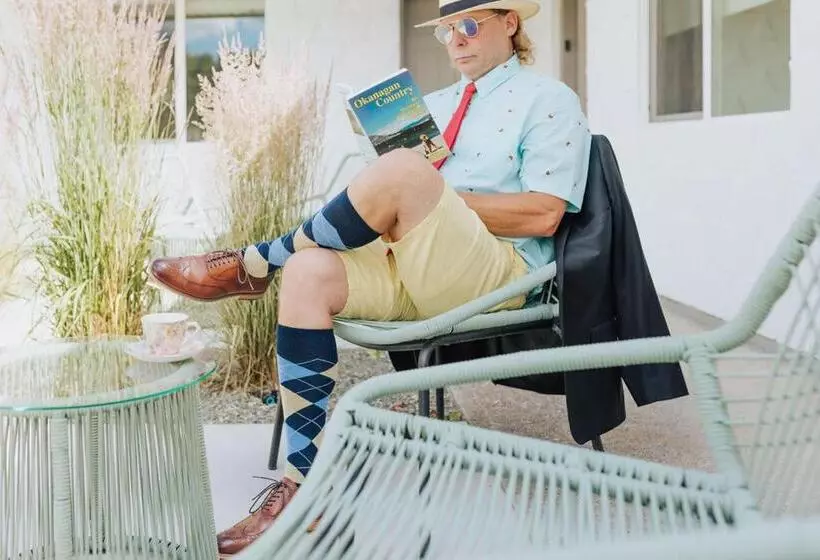 Motelli Naramata Courtyard Suites