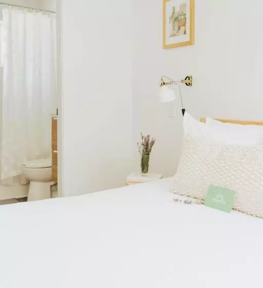 Motelli Naramata Courtyard Suites