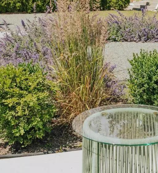 Motelli Naramata Courtyard Suites