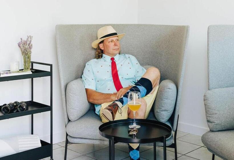 Motel Naramata Courtyard Suites