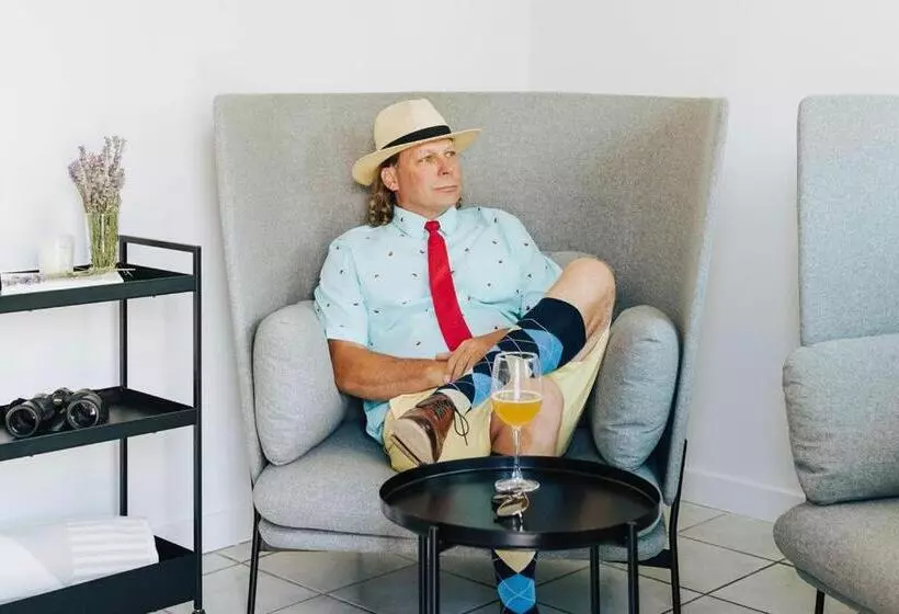 Motelli Naramata Courtyard Suites