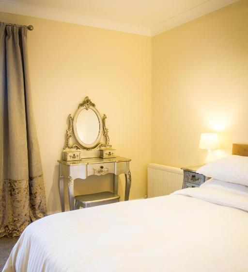 Пансион Fair Oak House Exeter Airport