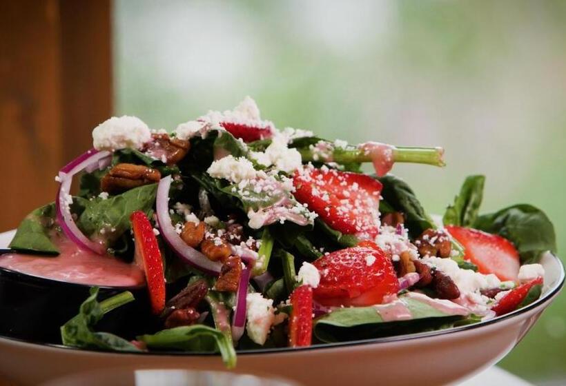 אתר נופש Grand Superior Lodge