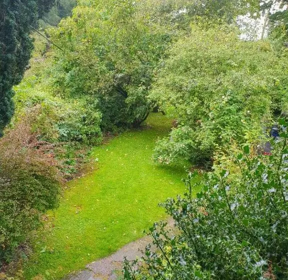 Tracebridge Cottage B&b