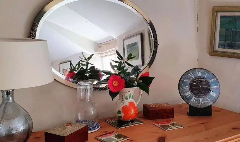 Tracebridge Cottage B&b