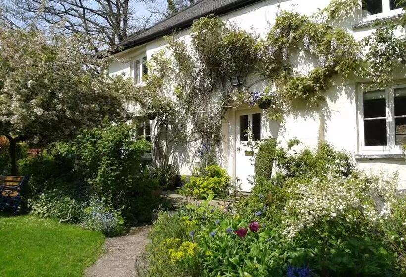 Tracebridge Cottage B&b