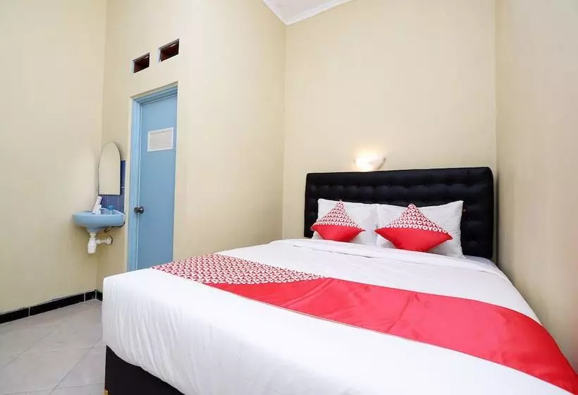 Boytown Hotel By Oyo Rooms