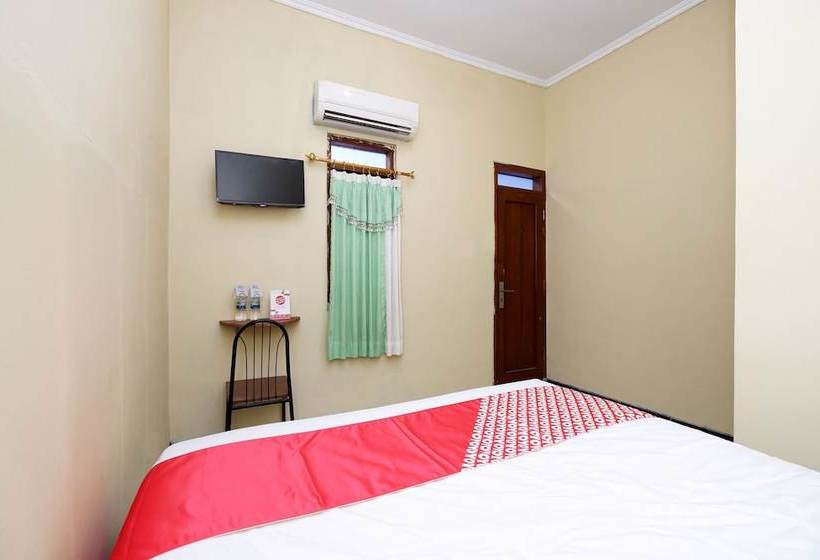 Boytown Hotel By Oyo Rooms