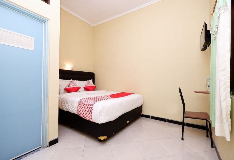 Boytown Hotel By Oyo Rooms