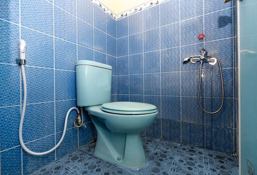 Boytown Hotel By Oyo Rooms