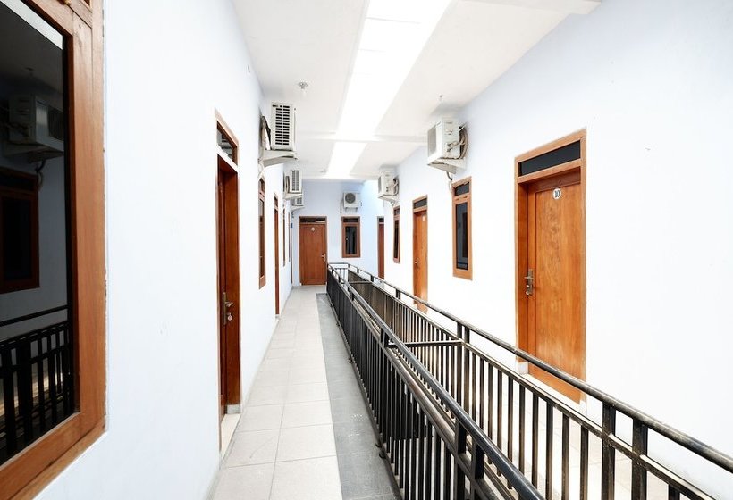 Boytown Hotel By Oyo Rooms