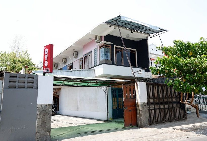 Boytown Hotel By Oyo Rooms