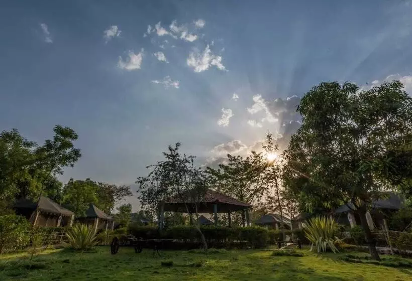 Hotelli Camp Serai Tiger Tadoba