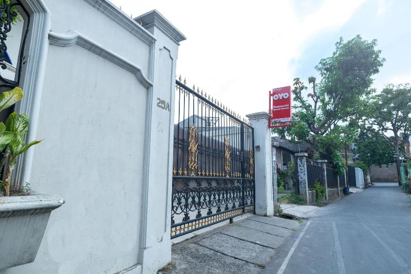 Otel Kasmaran Guest House By Oyo Rooms