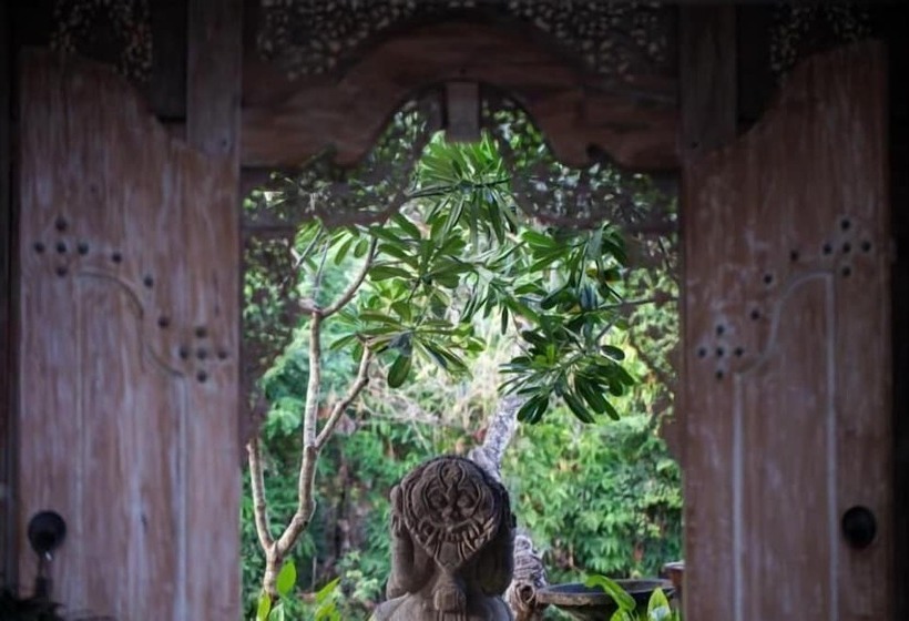 Отель Munari Villa And Spa Batubulan