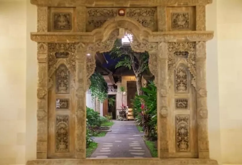 Hotelli Munari Villa And Spa Batubulan