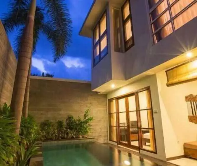 Hotelli Munari Villa And Spa Batubulan