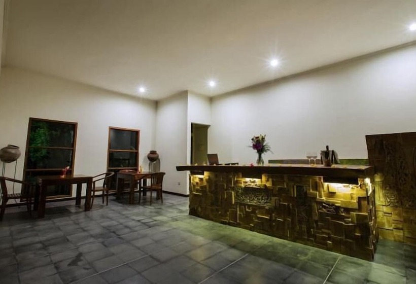 Отель Munari Villa And Spa Batubulan