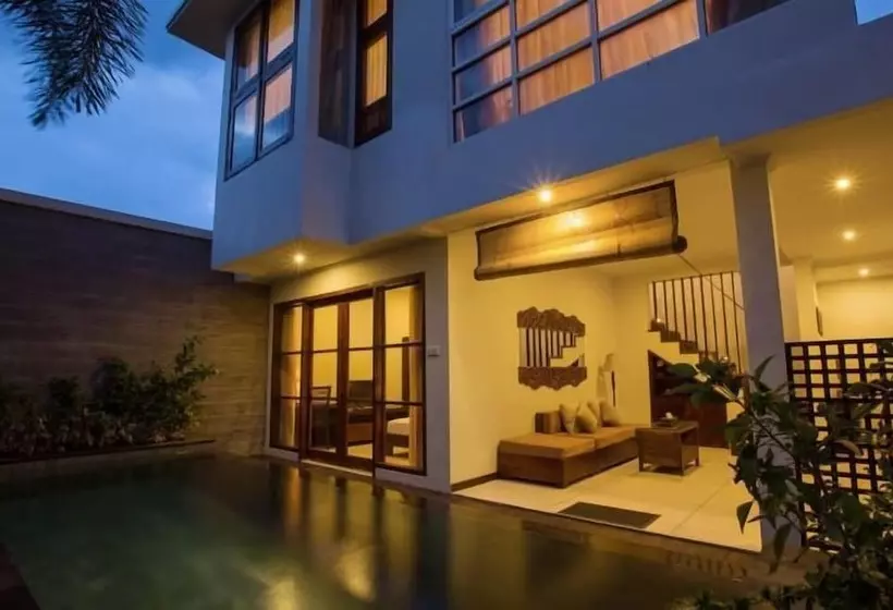 Hotelli Munari Villa And Spa Batubulan