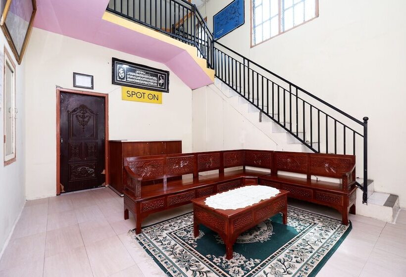 Cămin Spot On 2112 Homestay Lestari Dieng Syariah