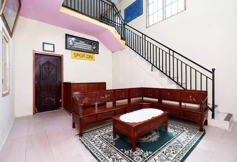 Retkeilymaja Spot On 2112 Homestay Lestari Dieng Syariah