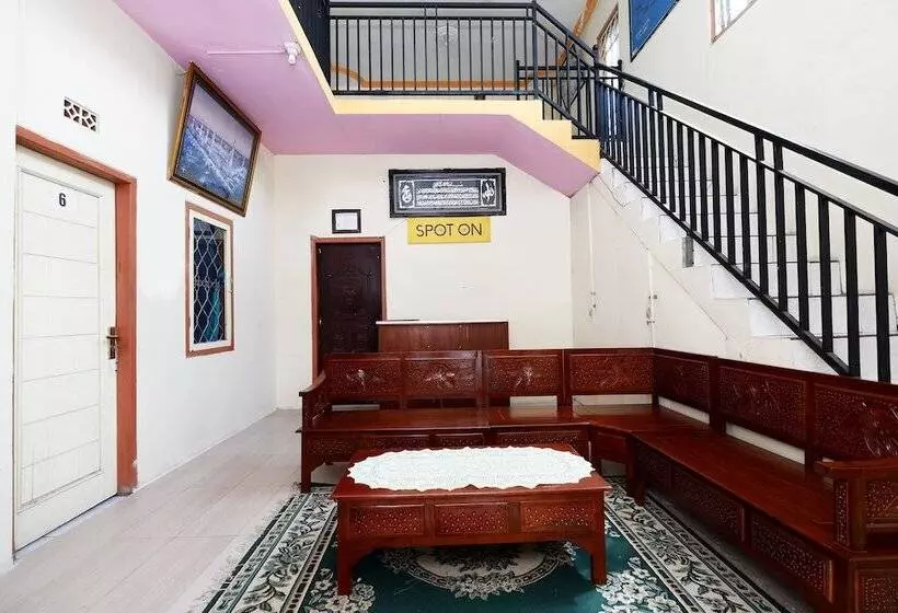 Retkeilymaja Spot On 2112 Homestay Lestari Dieng Syariah