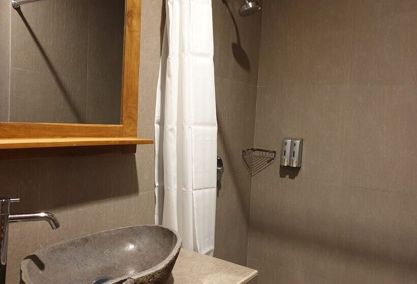 Bed and Breakfast Camp 308