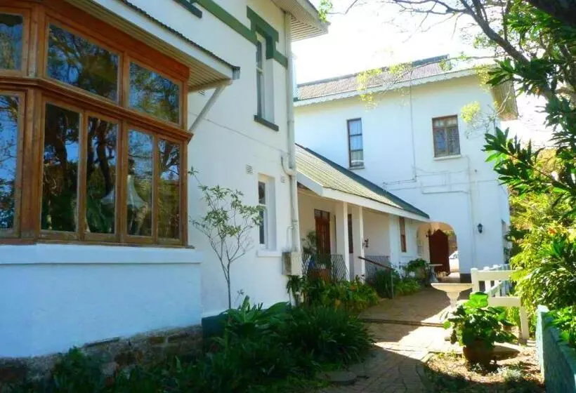 Aamiaismajoitus (B&B) Royston Hall Historical Guesthouse