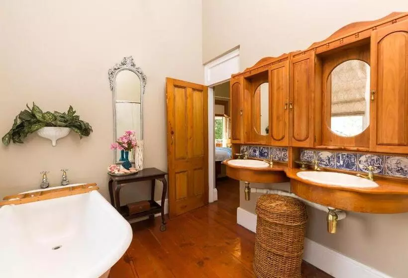 Aamiaismajoitus (B&B) Royston Hall Historical Guesthouse