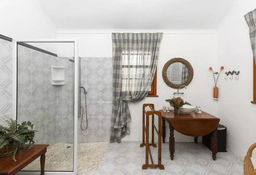 Aamiaismajoitus (B&B) Royston Hall Historical Guesthouse