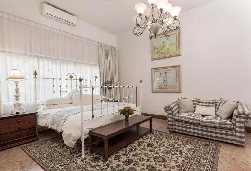 Aamiaismajoitus (B&B) Royston Hall Historical Guesthouse