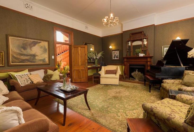 민박 Royston Hall Historical Guesthouse