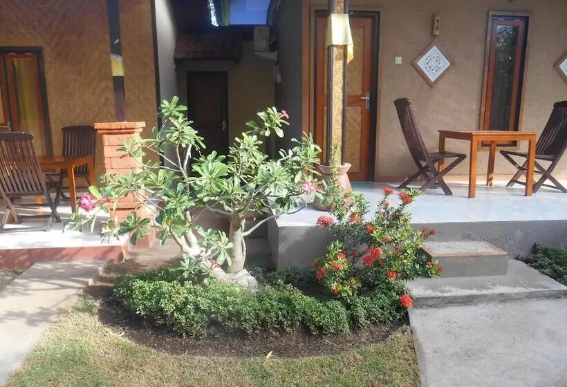 Aamiaismajoitus (B&B) The Local Menjangan