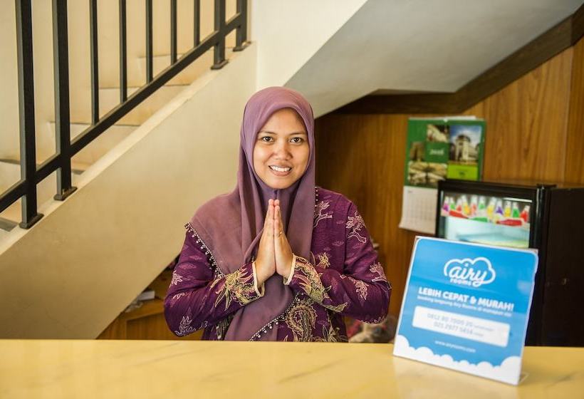 فندق Airy Solo Baru Telukan Pendawa Af 1