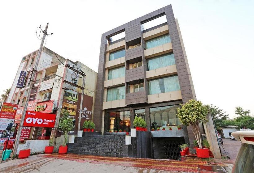 Capital O 9580 Hotel Garnet Inn