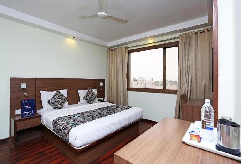 Capital O 9580 Hotel Garnet Inn